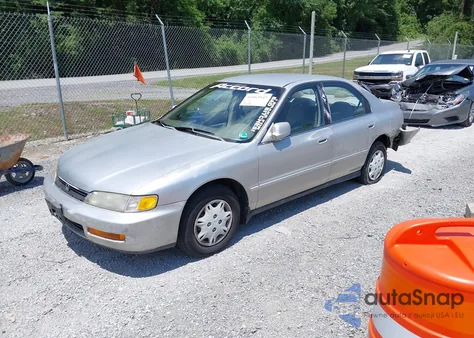 1996 Honda Accord Value z USA, uszkodzony, nr VIN 1HGCD5698TA232964